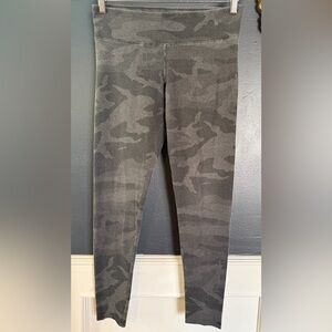TNA Soft Camo Equator Leggings